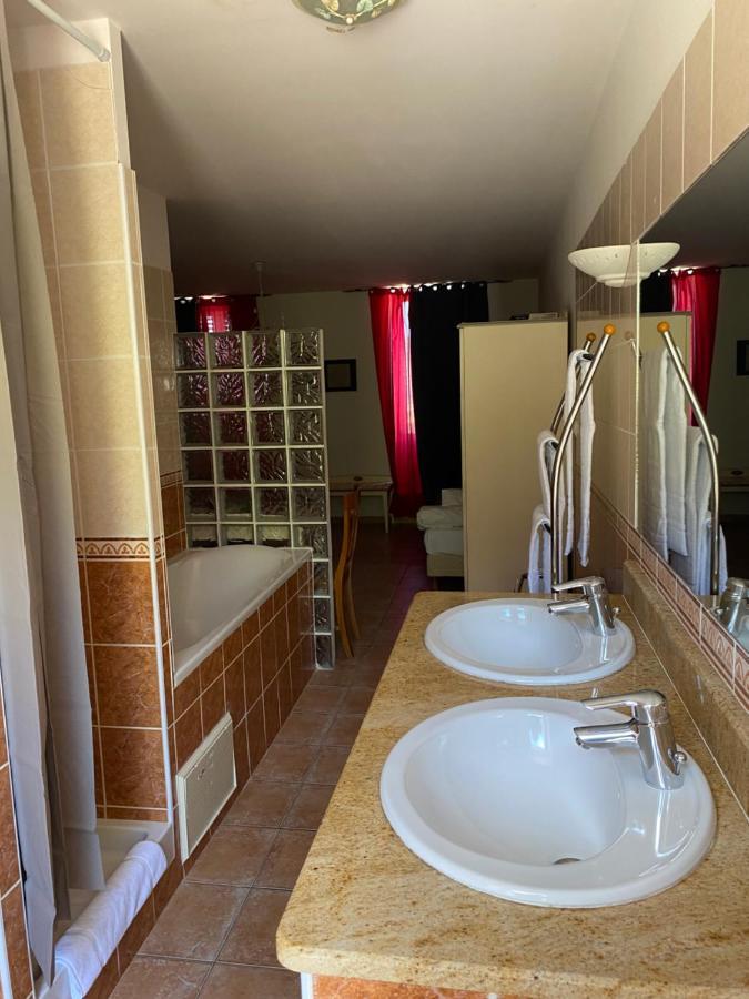 Bed and Breakfast Chez Dume Santa-Lucia-di-Tallano Екстер'єр фото